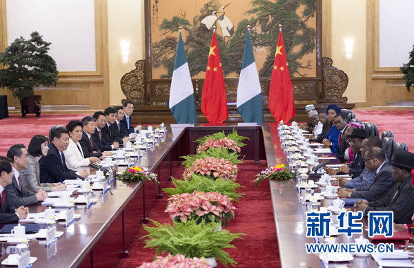 7月10日，中国国家主席习近平在北京人民大会堂同尼日利亚总统乔纳森举行会谈。