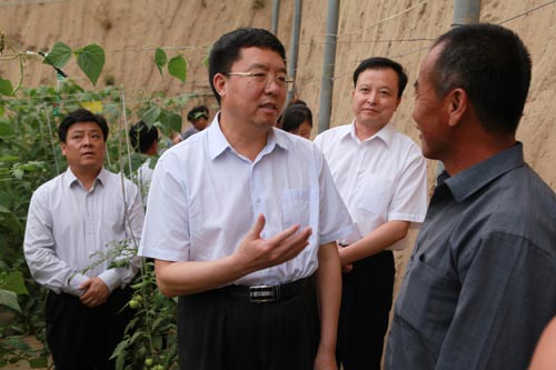 陕西省委常委、组织部长毛万春(右三)