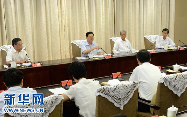 9月13日，张德江在南京参加江苏省委领导班子专题民主生活会。新华社记者 刘建生 摄