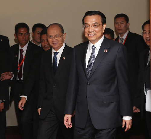  10月9日，国务院总理李克强在文莱斯里巴加湾市会见缅甸总统吴登盛。记者刘卫兵摄