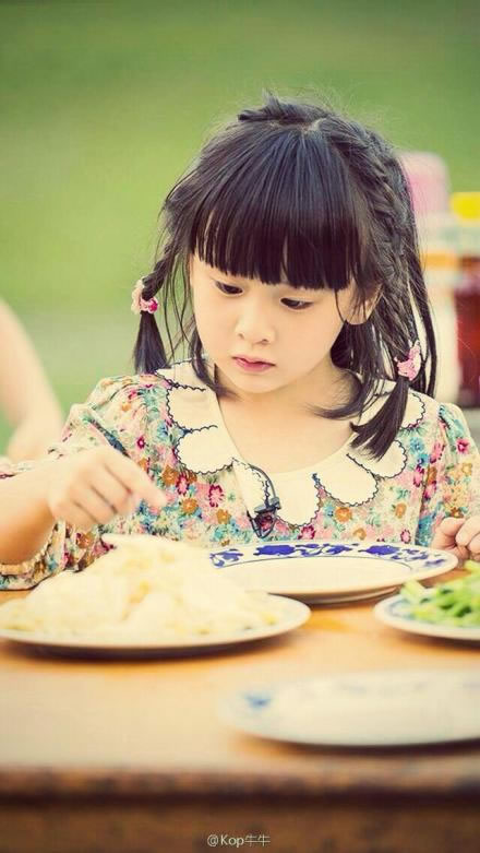 田亮曝Cindy趣事 在幼儿园常被男同学拥抱_综