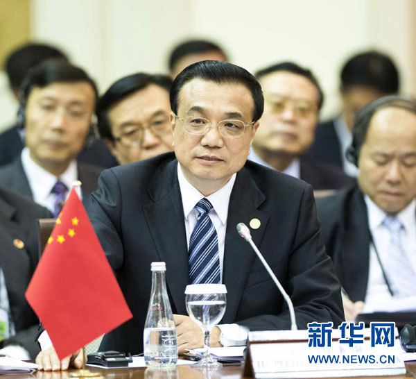 11月29日，国务院总理李克强在塔什干出席上海合作组织成员国总理第十二次会议并发表讲话。 新华社记者 李学仁 摄