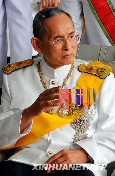 [组图]人民心中的神 揭秘泰国王室_旅游台_央视网(cctv.com)