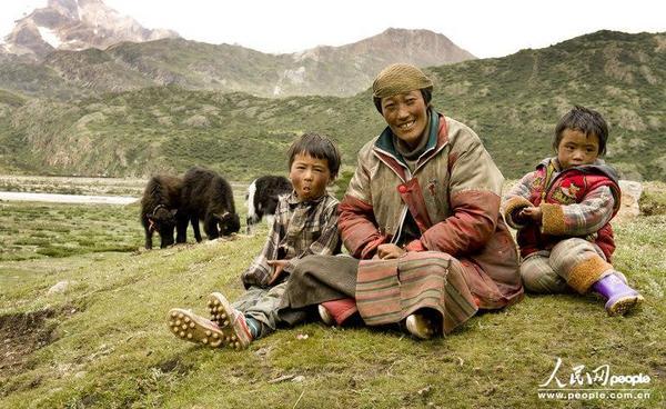 西藏来古村 被冰川环绕的藏族自然村寨(组图)