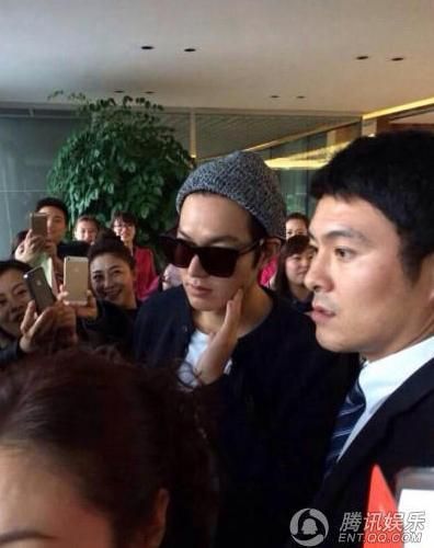 采访李敏镐:走提纲不比较 别用手机拍照_综艺