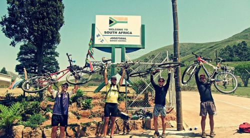 南非男子骑行2万公里游世界寻美食