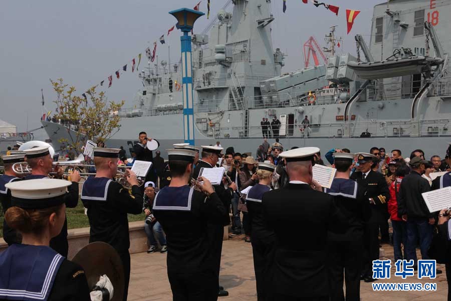 China realiza ejercicio marítimo para celebrar 65 aniversario de la Marina
