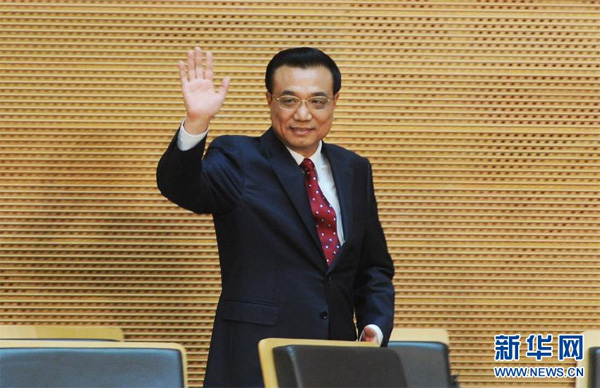 Li Keqiang fait un discours devant l