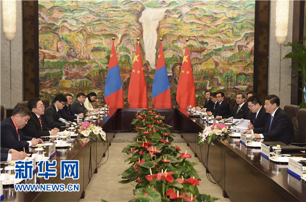 5月19日，国家主席习近平在上海会见蒙古国总统额勒贝格道尔吉。 新华社记者 马占成 摄