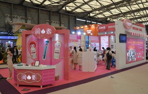 润之素“闺蜜小铺”闪耀亮相上海美博会