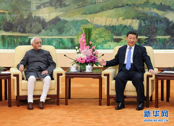 Le président Xi Jinping rencontre Hamid Ansari