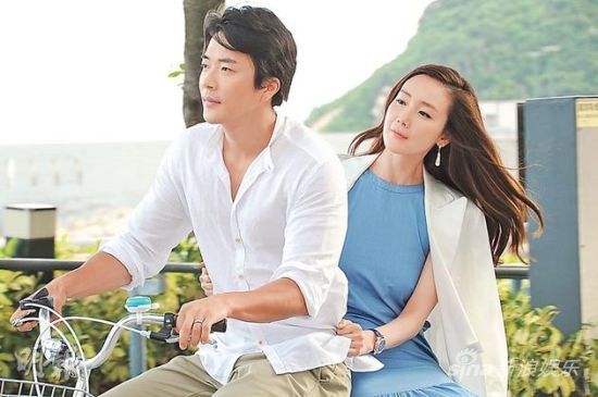 权相佑爱世界杯 粉丝送足球蛋糕预祝生日_综艺