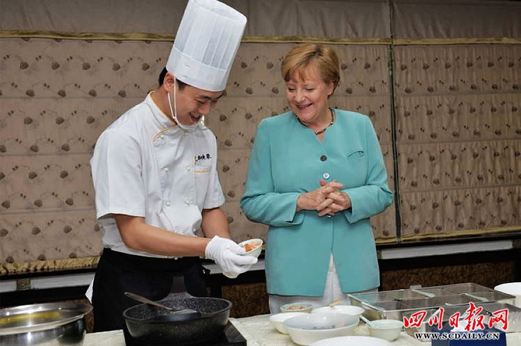 Premi&egrave;re &eacute;tape de la visite de la Chanceli&egrave;re dans la province du Sichuan