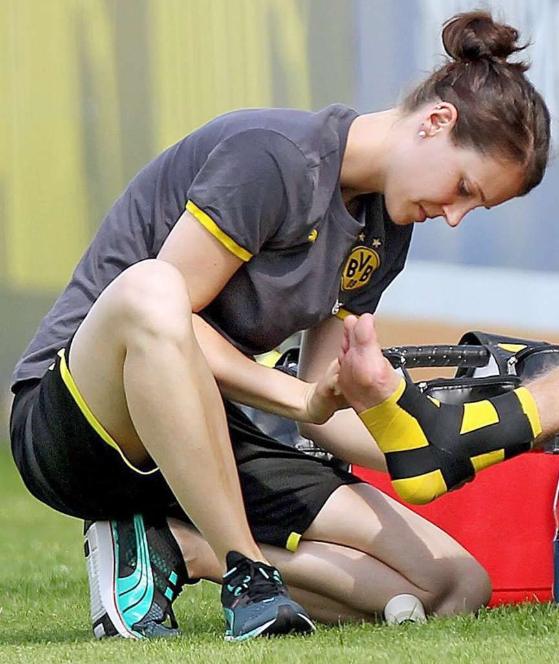Borussia Dortmund: Wer ist die Sch ne beim Klopp-Training