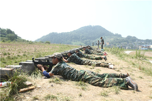 参谋部、总政治部举办全国首届学生军事训练营
