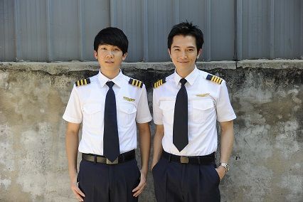 《浪漫从天降》杀青 夏雨携手<em>长腿空姐</em>_综艺_