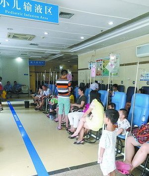 3日,岛外某医院输液大厅.