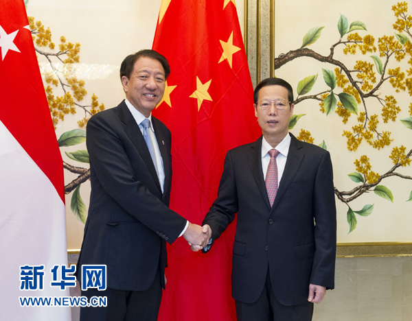 这是10月26日，张高丽副总理会见新加坡副总理张志贤。 新华社记者 王晔 摄