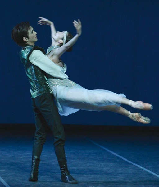 Compañía Nacional de Danza de España llega a Shanghai con un espectáculo que mezcla clásica y contemporánea