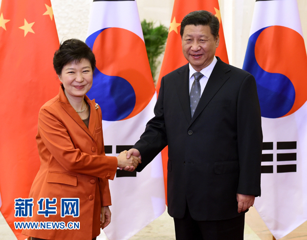 11月10日，中国国家主席习近平在北京人民大会堂会见韩国总统朴槿惠。新华社记者 谢环驰 摄