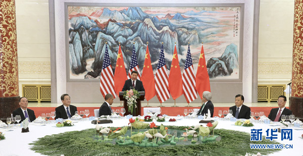 11月12日，国家主席习近平在北京人民大会堂举行宴会，欢迎美国总统奥巴马来华进行国事访问。俞正声、刘云山、王岐山、张高丽出席。 新华社记者 庞兴雷 摄