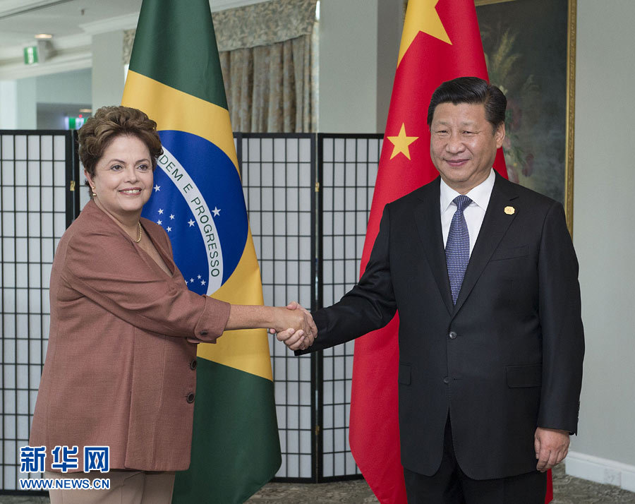  11月16日，国家主席习近平在澳大利亚布里斯班会见巴西总统罗塞夫。 新华社记者 马占成 摄