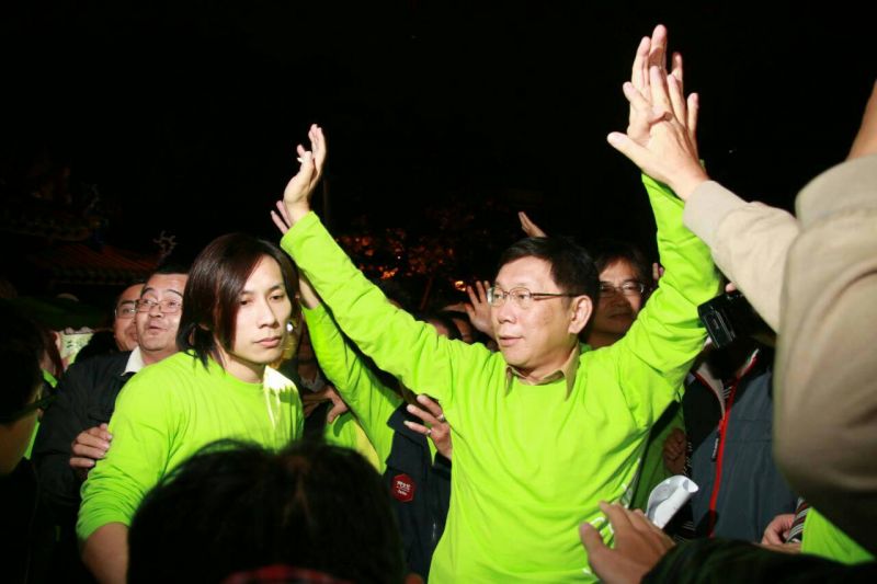 自称无党籍台北市长候选人柯文哲