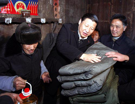 2008年1月贵州雨雪冰冻灾害时，时任中共中央政治局常委、中央书记处书记的习近平到铜仁地区万山特区