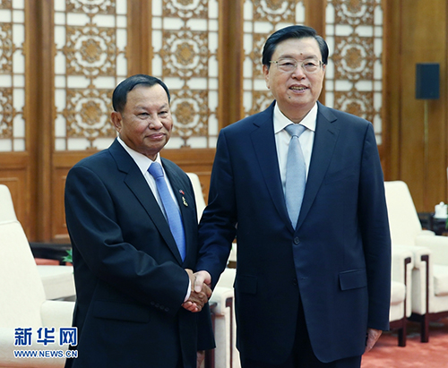 7月6日，全国人大常委会委员长张德江在北京人民大会堂会见柬埔寨参议院主席赛冲。 新华社记者 姚大伟 摄