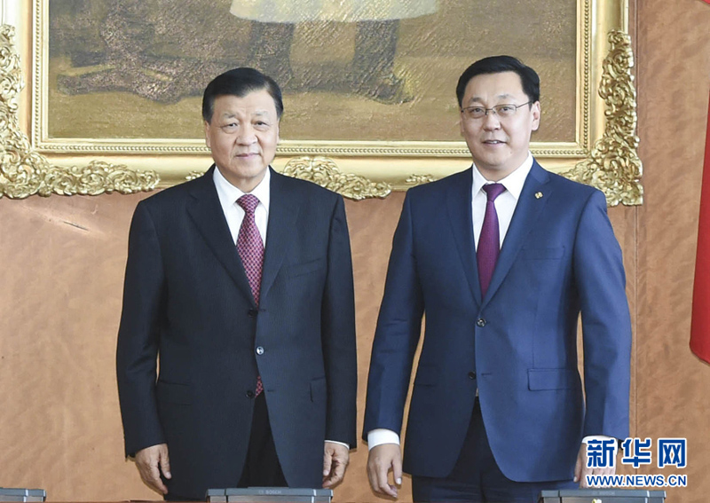 10月1日，中共中央政治局常委、中央书记处书记刘云山在乌兰巴托会见蒙古国总理额尔登巴特。