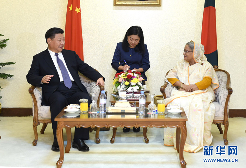 10月14日，国家主席习近平在达卡同孟加拉国总理哈西娜举行会谈。