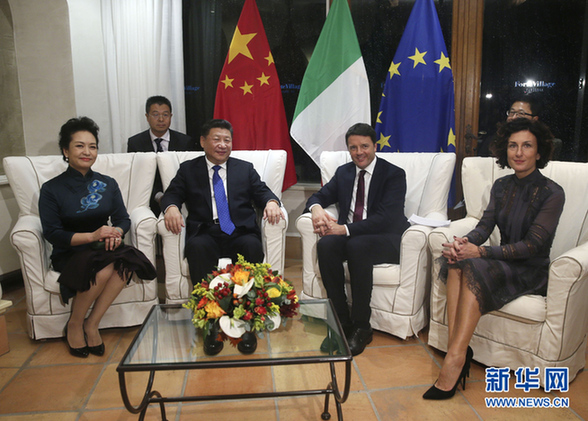 11月16日，国家主席习近平在意大利撒丁岛会见意大利总理伦齐。 