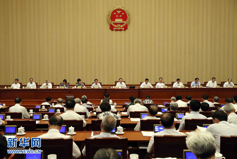 6月27日，全国人大常委会委员长张德江主持十二届全国人大常委会第二十八次会议闭幕会，在会议完成各项表决事项后，张德江发表讲话。
