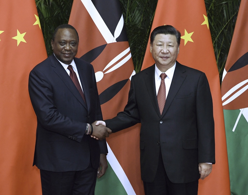 11月4日，国家主席习近平在上海会见肯尼亚总统肯雅塔。新华社记者 饶爱民 摄