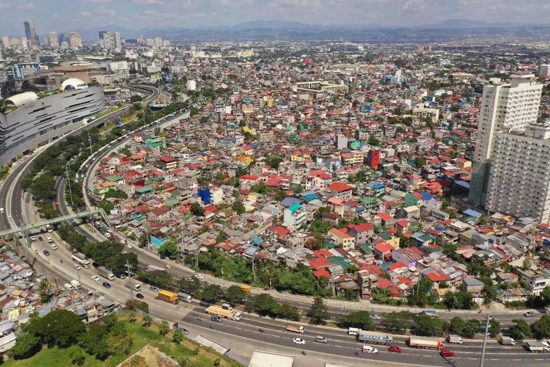 菲律宾首都大马尼拉地区。菲律宾是世界上第12个人口过亿的国家。（央视记者黄耀祖拍摄）