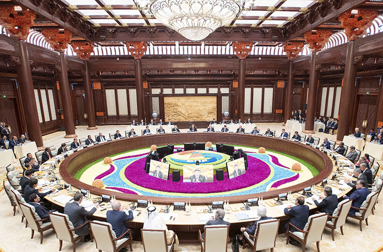 　　2019年4月27日，第二届“一带一路”国际合作高峰论坛在北京雁栖湖国际会议中心举行圆桌峰会，国家主席习近平主持会议并致开幕辞。