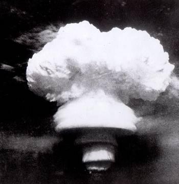 图为我国第一颗氢弹爆炸成功