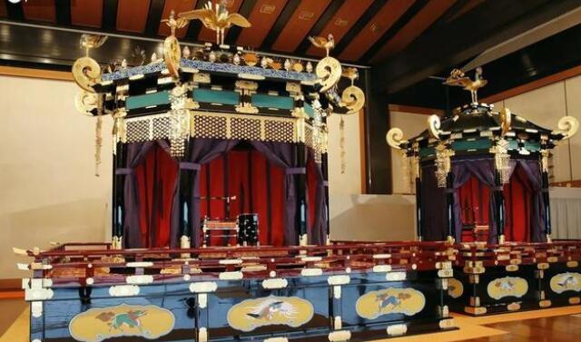 日本天皇"高御座"