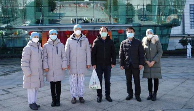 #战疫最前线#【战疫最前线】九天治愈！感染新冠肺炎的肾移植患者出院了