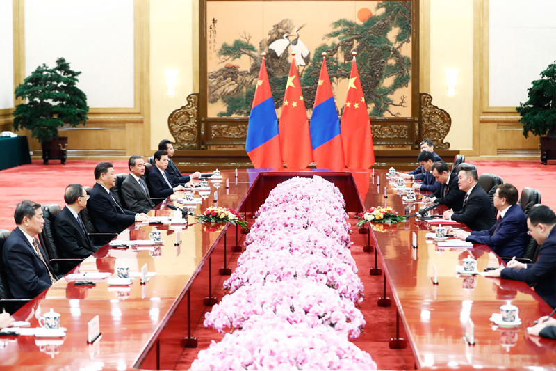 2月27日，国家主席习近平在北京人民大会堂同蒙古国总统巴特图勒嘎会谈。