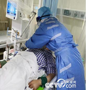 【病房】【战疫最前线】ICU病房的小“暗号”让这个90后陕西姑娘笑着笑着哭了