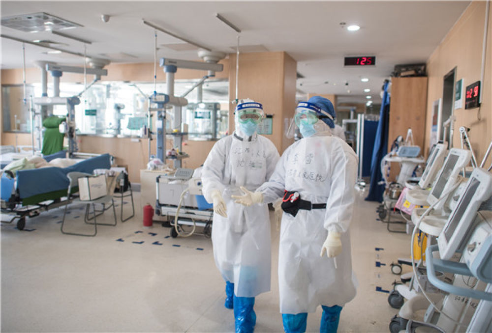 『赤子之歌』赤子之歌——记奋战在抗疫一线的90后白衣战士