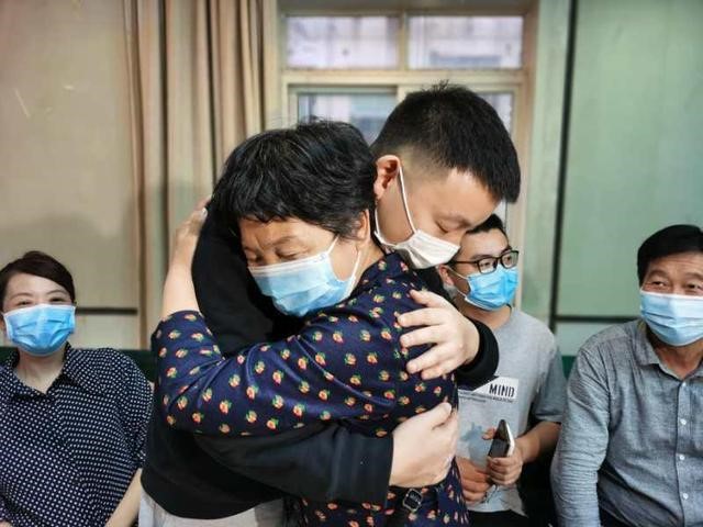 8点见@【8点见】100余万大学生已返校！五一后还有9省份高校开学