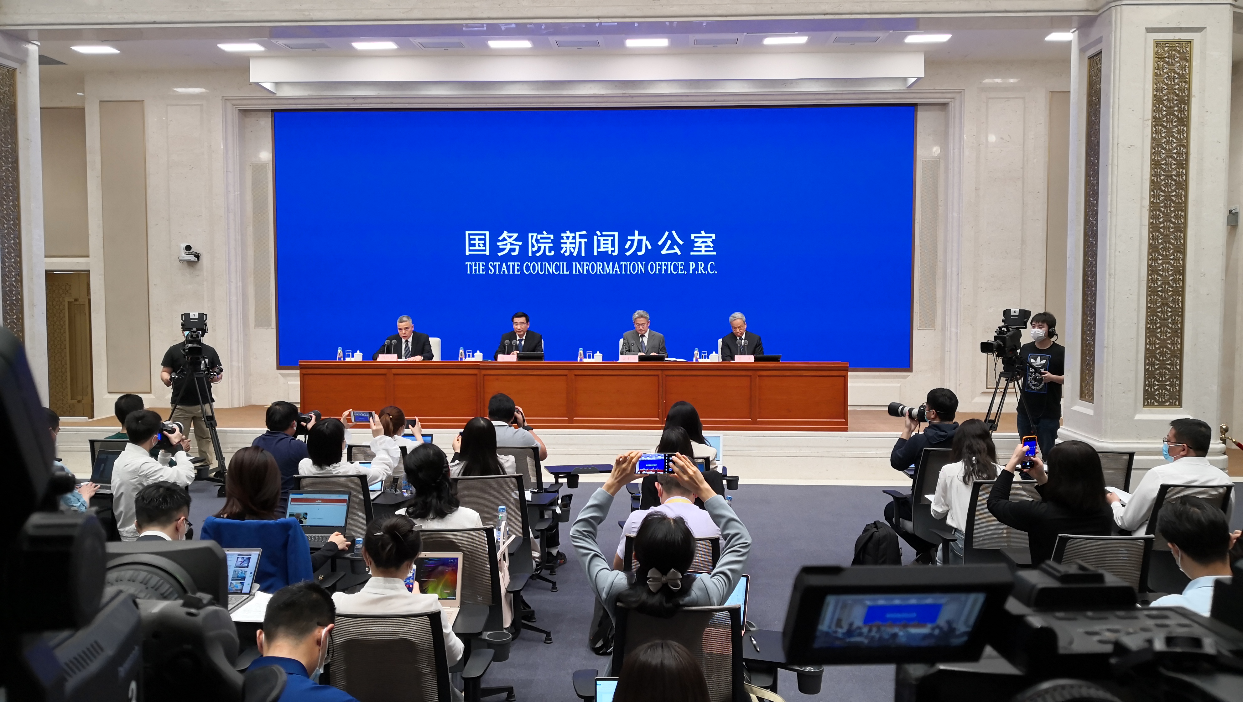 工业和信息化部工业和信息化部：全国规模以上工业企业平均开工率和复岗率分别回升至99.1%和95.4%