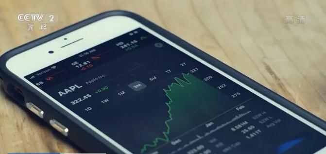 巴菲特“股神”被怼了？“钢铁侠”挑衅：为年轻人做了错误示范？互怼背后竟是……