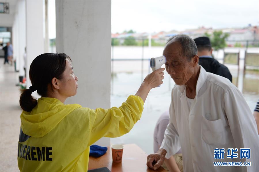 （在习近平新时代中国特色社会主义思想指引下&mdash;&mdash;新时代新作为新篇章&middot;习近平总书记关切事&middot;图文互动）（1）战洪魔　保安全&mdash;&mdash;近期防汛救灾热点观察