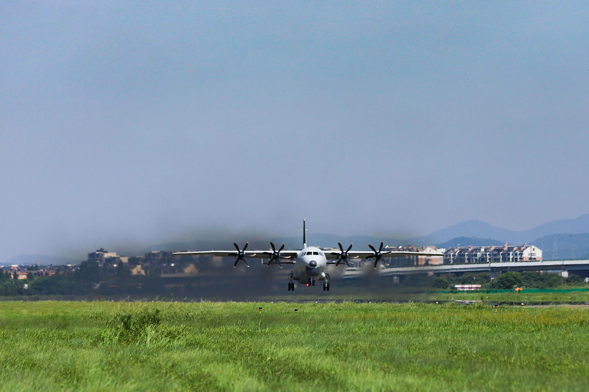 猎鹰|“猎鹰”掠海攻击 精准摧毁水面目标