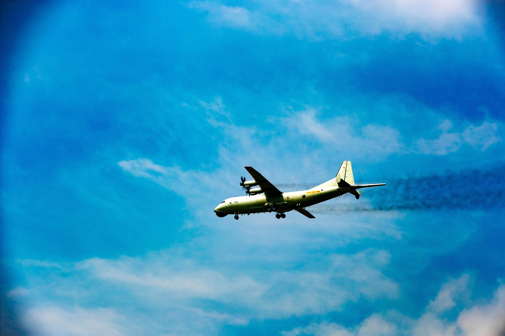 猎鹰|“猎鹰”掠海攻击 精准摧毁水面目标