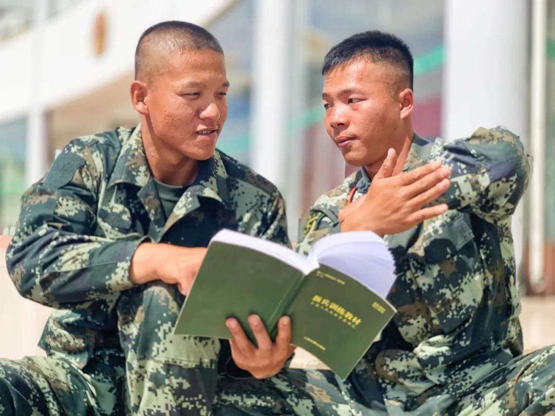 一门三代|一门三代爷孙兵，全是光荣武警！