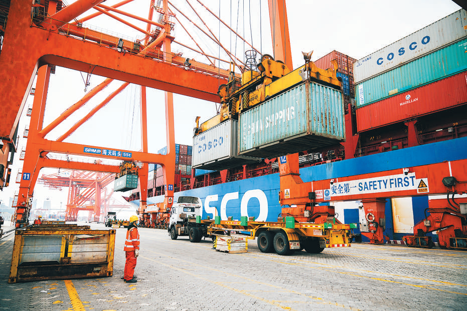 厦门港务控股集团党委开展“安心行动”，港口物流24小时无休，为全市复工复产提供坚实保障。